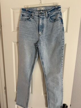 Abercrombie & Fitch Light Wash High Rise Women’s Jeans